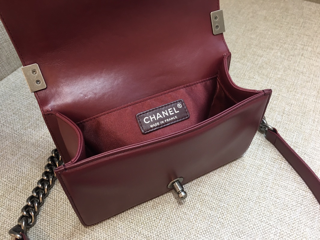 Lambskin Small Boy Handbag Flap Bag A67085 Burgundy